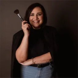 Marina Assumpção, maquiadora